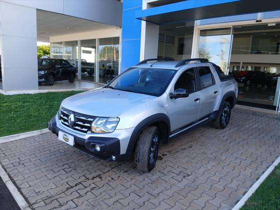 RENAULT OROCH 1.3 TCE FLEX OUTSIDER X-TRONIC RENAULT OROCH 1.3 TCE FLEX OUTSIDER X-TRONIC